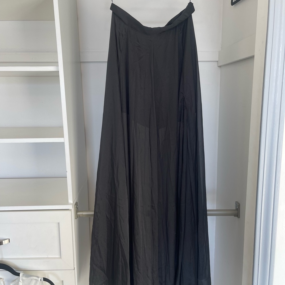 Black skirt, size medium.